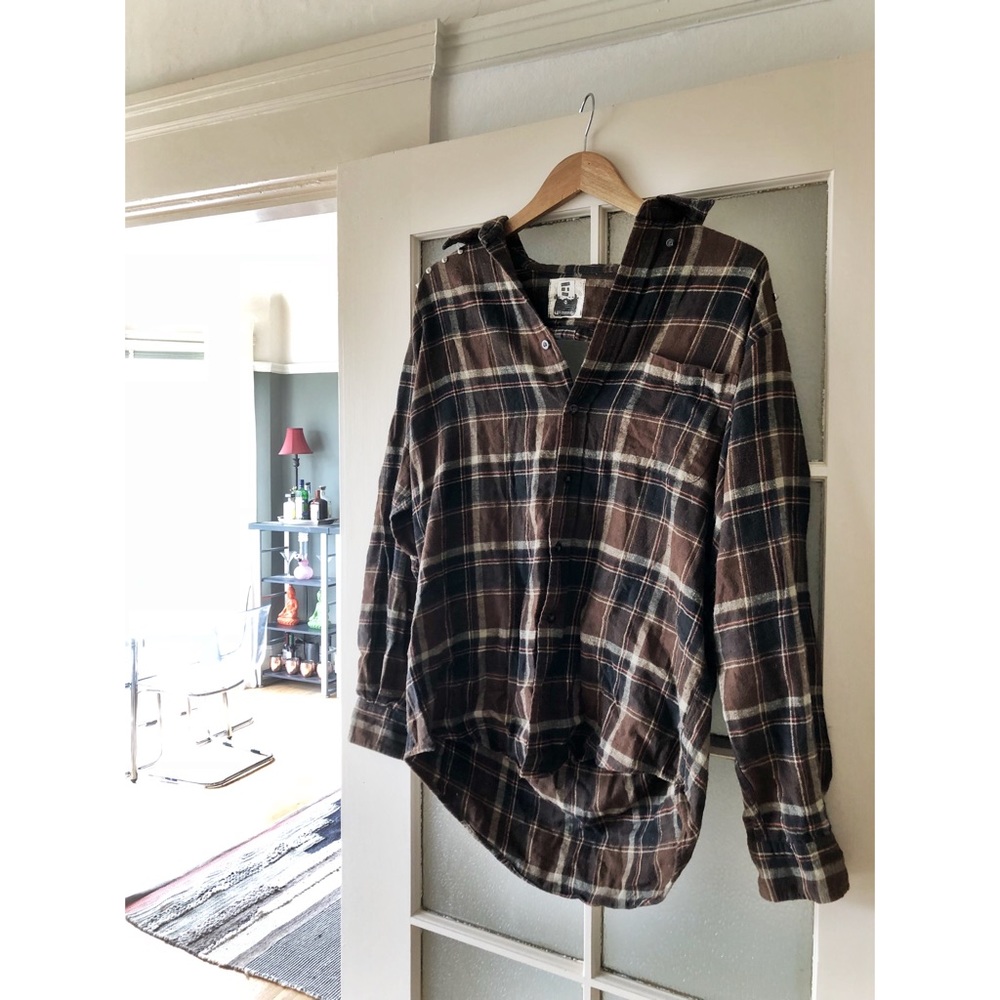 FLASH SALE ⚡️ LF Brown Plaid Top w/ Cutout Back!